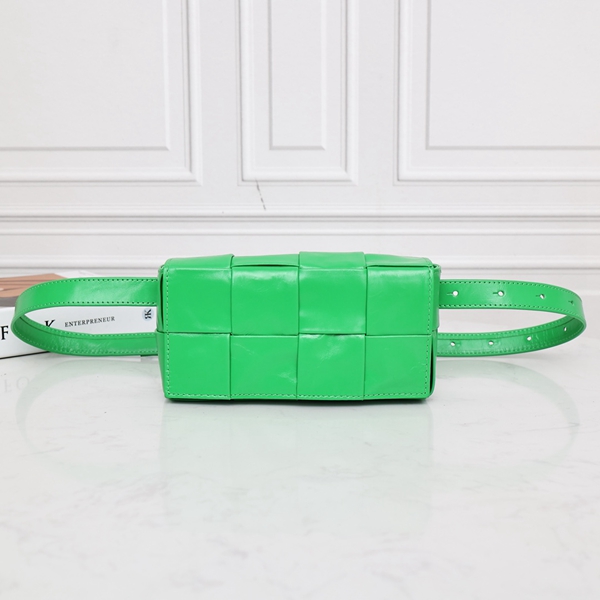 ボッテガヴェネタバッグ正面デザイン